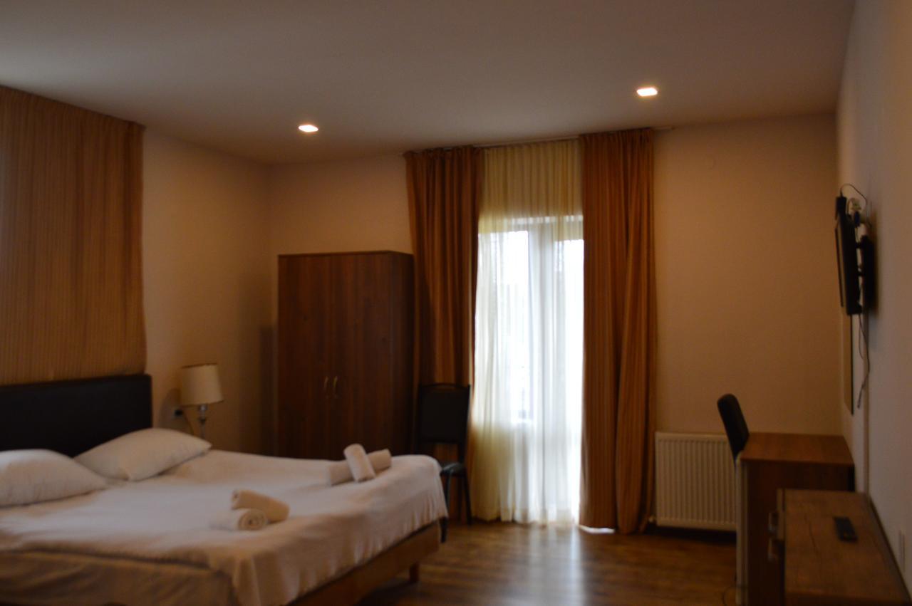 New White House Hotel Bakoerjani Buitenkant foto