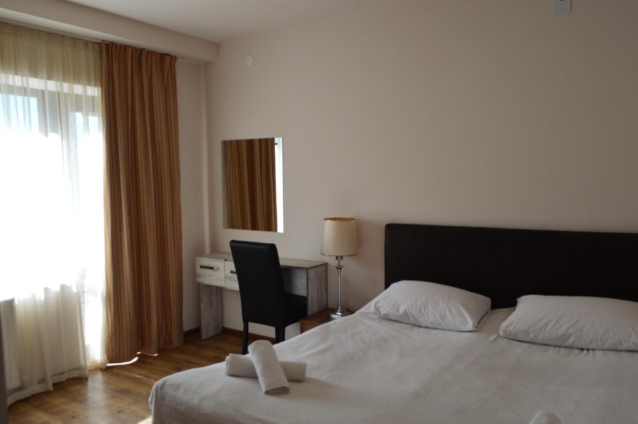 New White House Hotel Bakoerjani Buitenkant foto