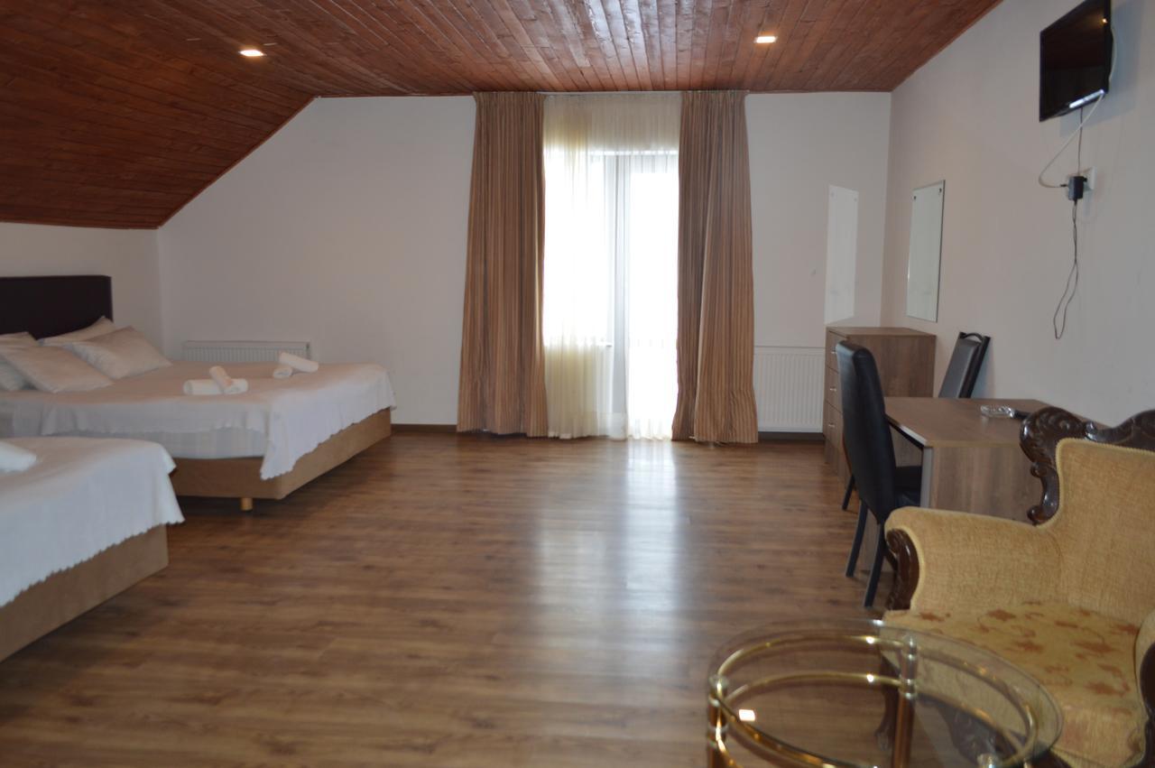 New White House Hotel Bakoerjani Buitenkant foto