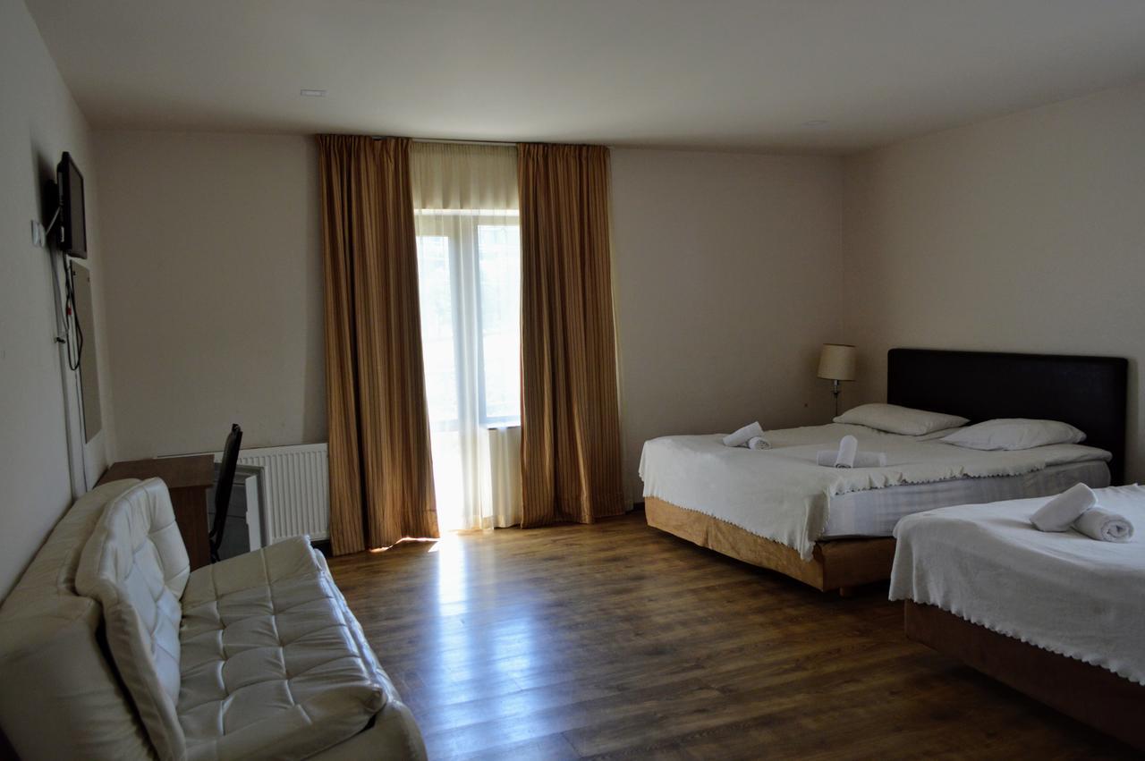 New White House Hotel Bakoerjani Buitenkant foto