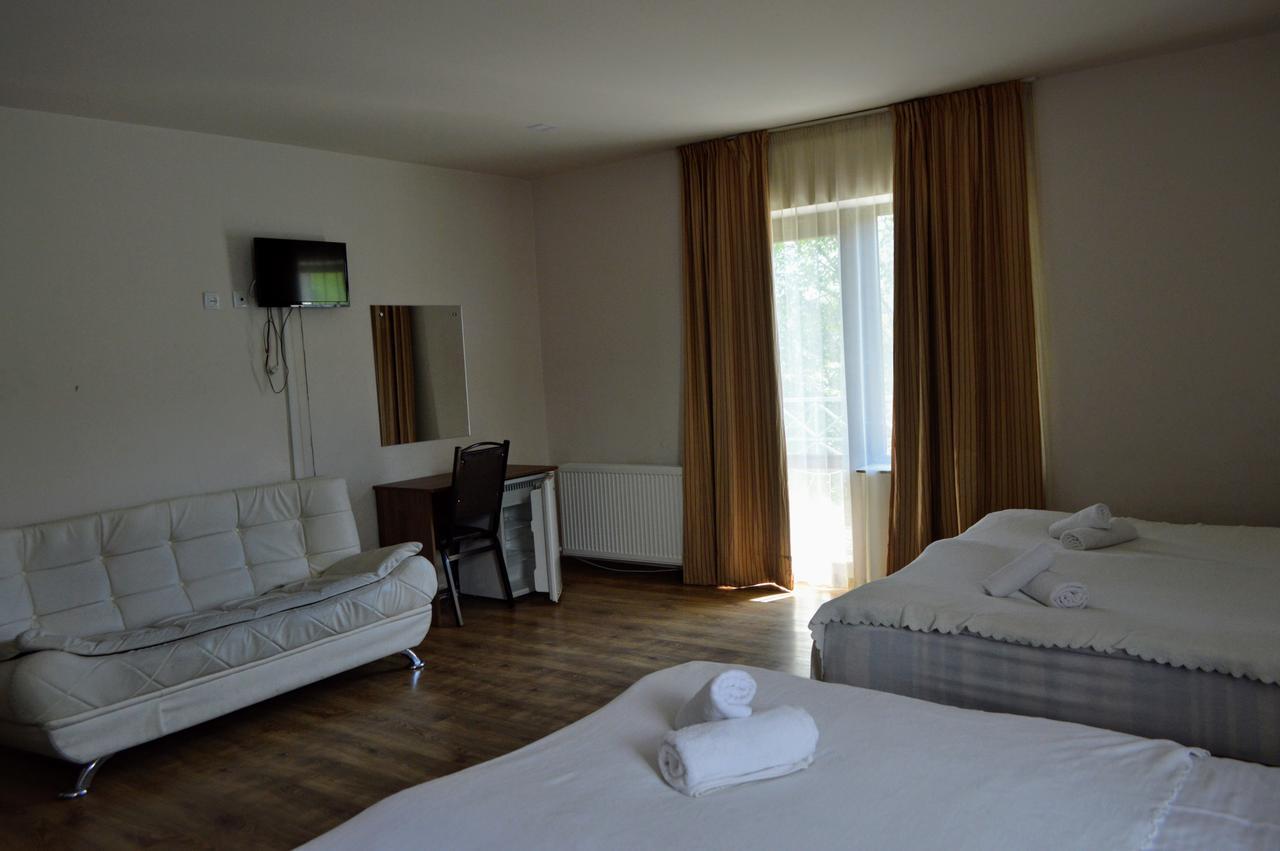 New White House Hotel Bakoerjani Buitenkant foto