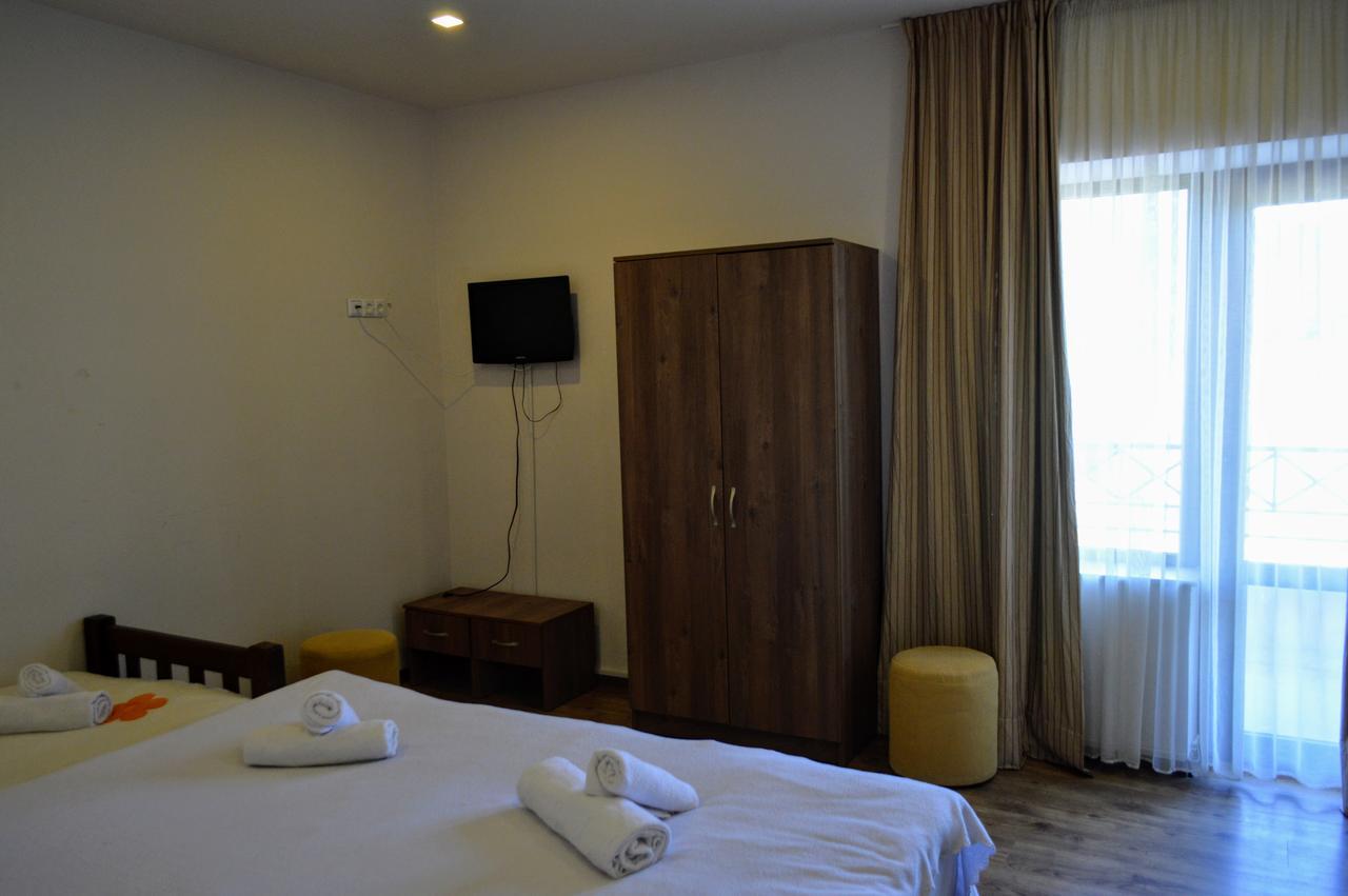 New White House Hotel Bakoerjani Buitenkant foto