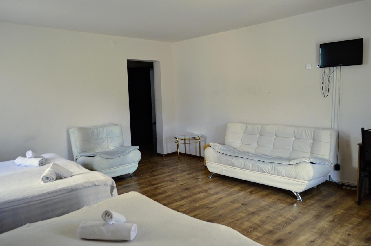 New White House Hotel Bakoerjani Buitenkant foto